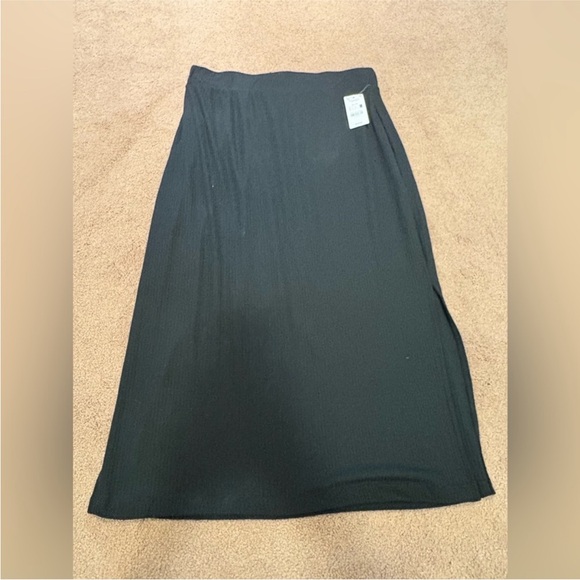Ardene Dresses & Skirts - NWT Ardene Classic Black Pencil Skirt size xl